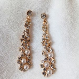 Rhinestone gold tone earrings